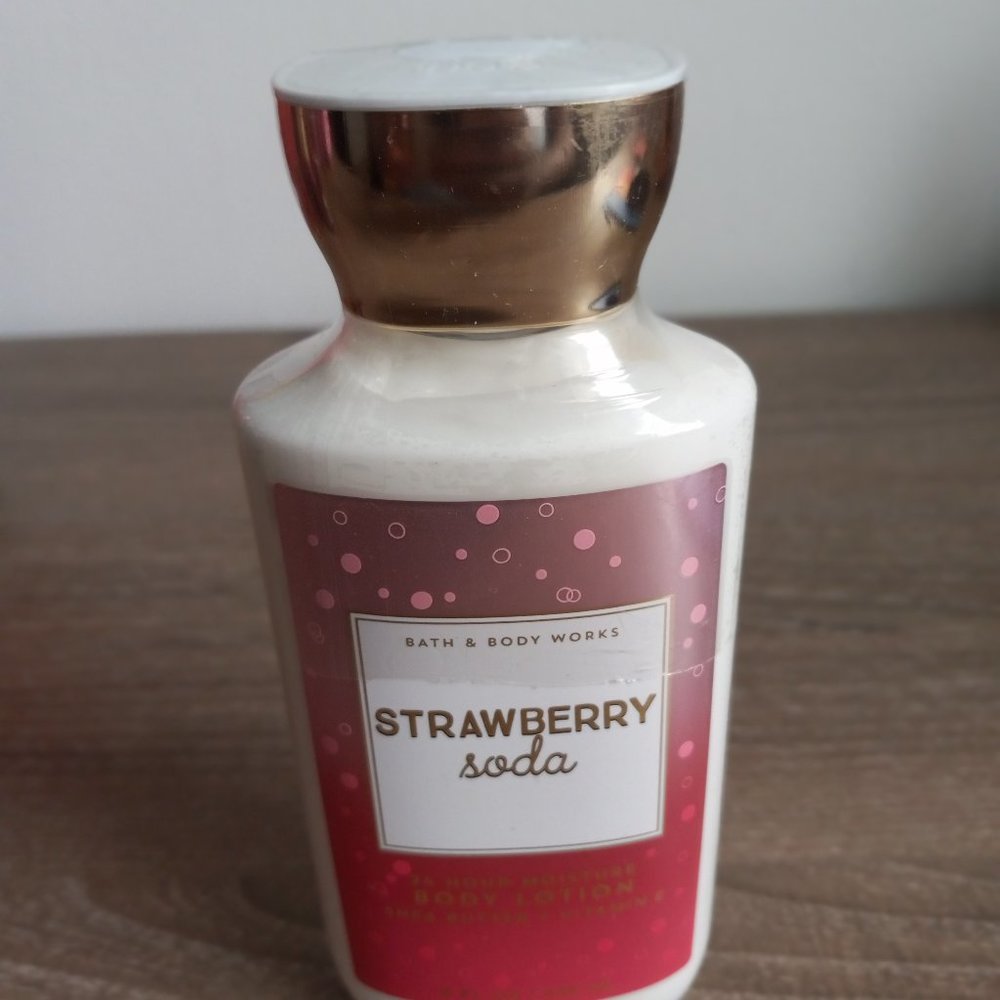 Bath and body works Strawberry soda body lotion